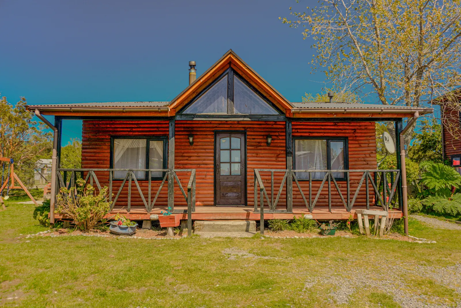 Fachada de la Cabaña 3 en Cabañas Kompatzki, Playa Lechagua, Ancud