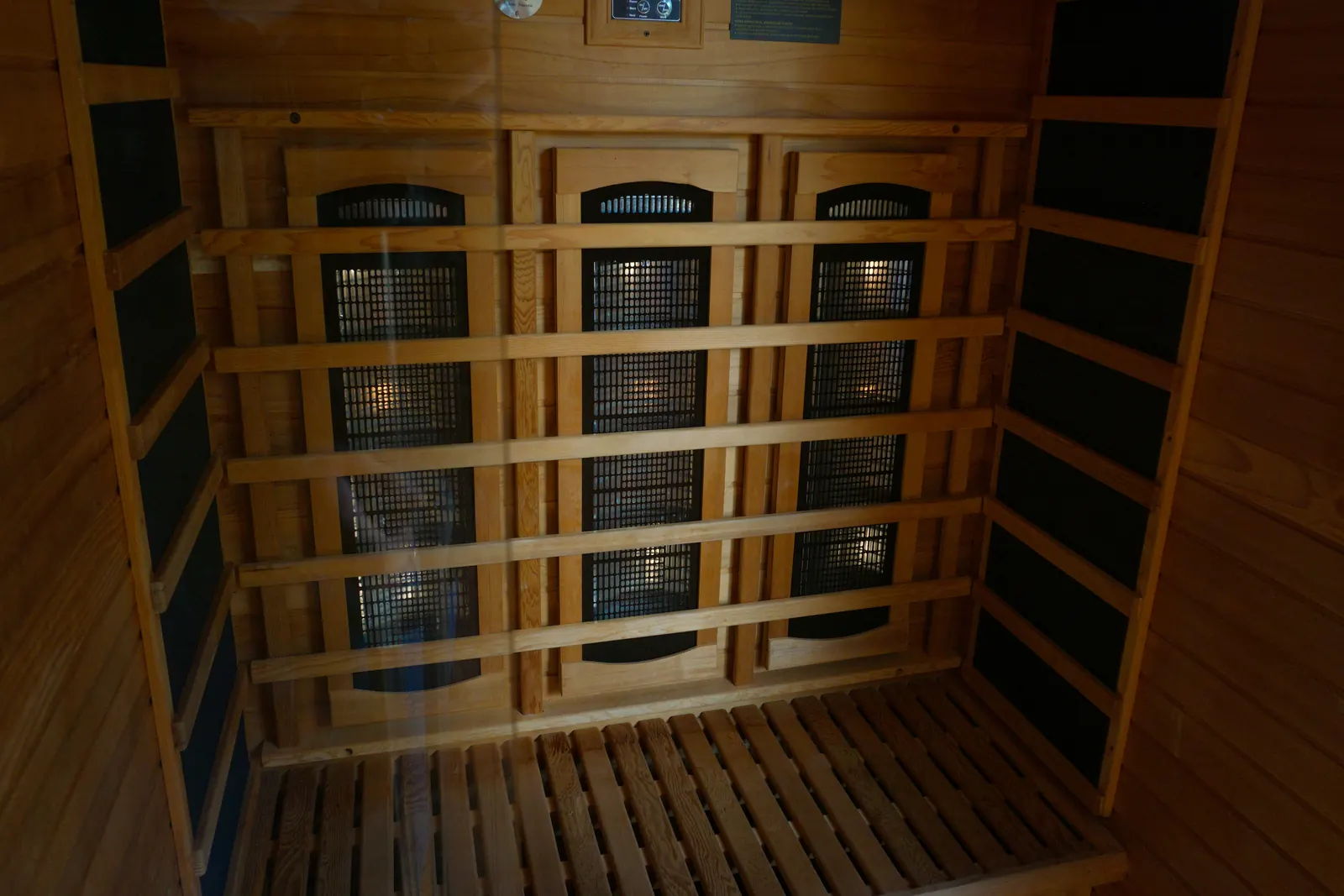 Interior del sauna para dos personas de Cabañas Kompatzki, Ancud